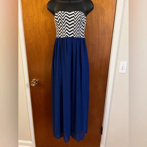 Sweet Storm Chevron Maxi Dress Small Strapless Blue Flowy 47β - Picture 9 of 16